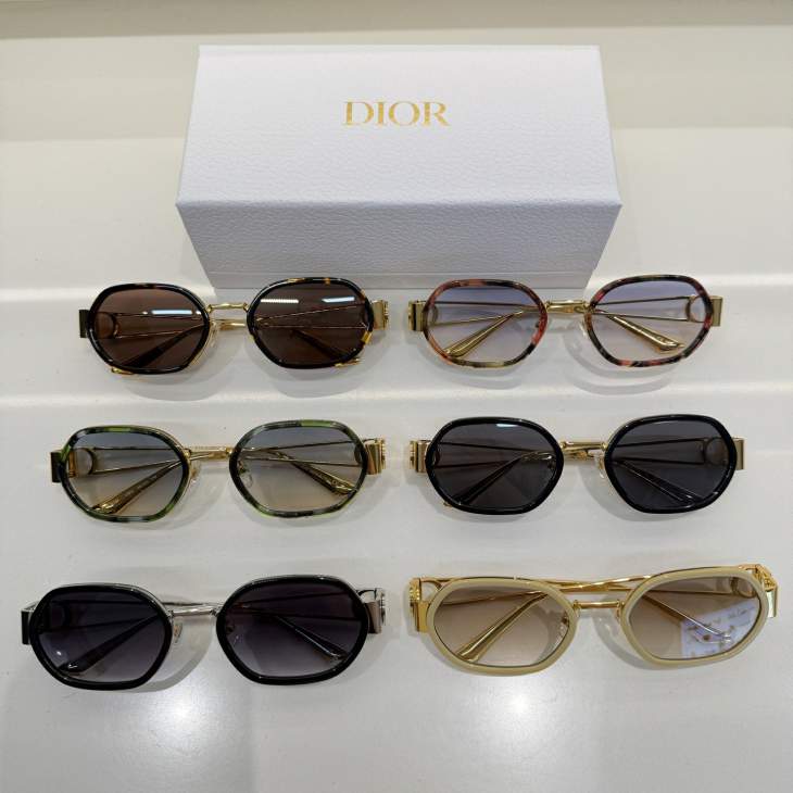 Picture of Dior Sunglasses _SKUfw80879539fw